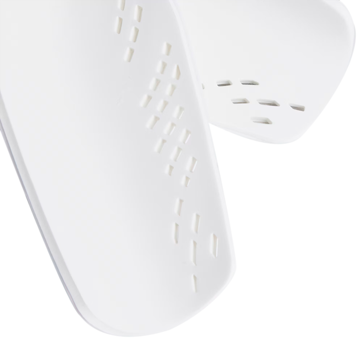 ESPINILLERA ADIDAS TIRO CLUP COLOR BLANCO