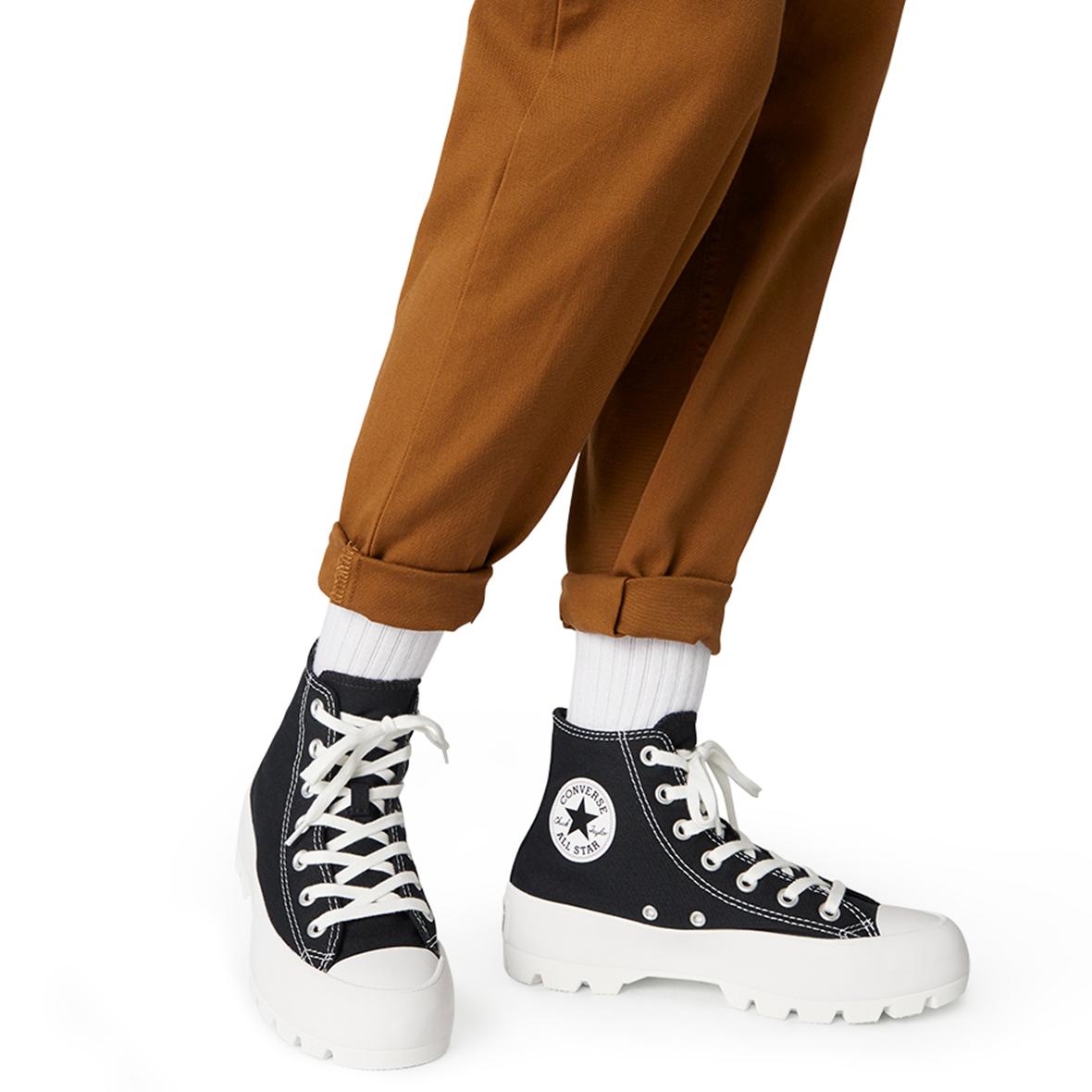 CONVERSE CHUCK TAYLOR LUGGED HI PARA DAMA COLOR NEGRO BLANCO