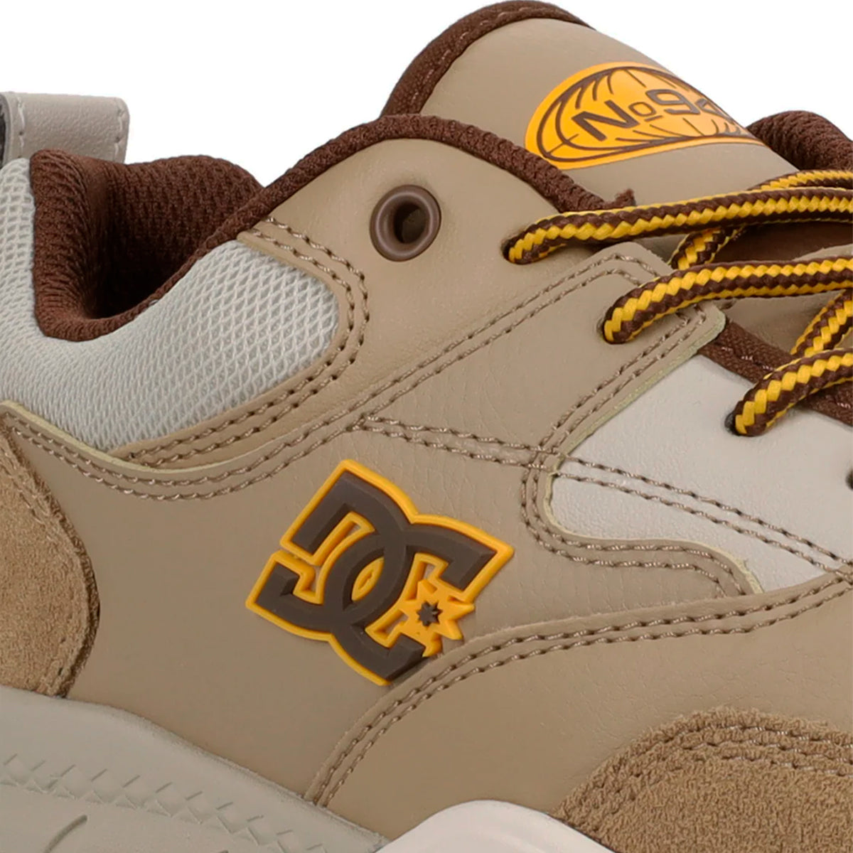 TENIS DC SHOES ASCEND PARA CABALLERO COLOR BEIGE